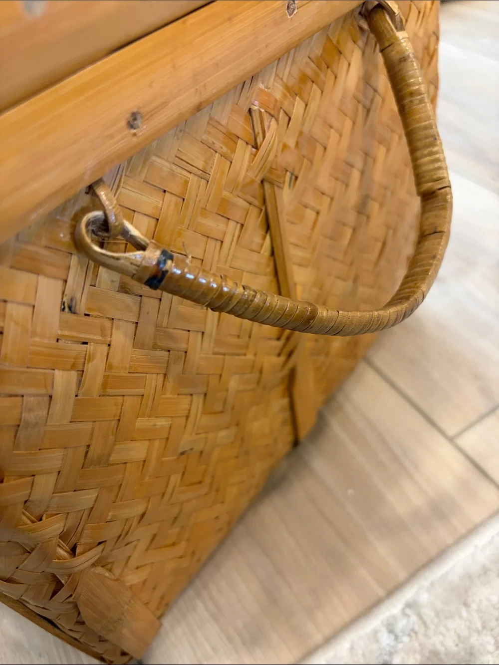 Vintage woven basket in Honey Brown
